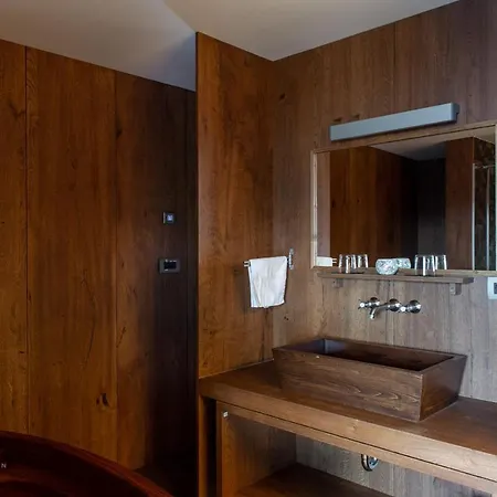 Castle Boutique & Hotel Vinica