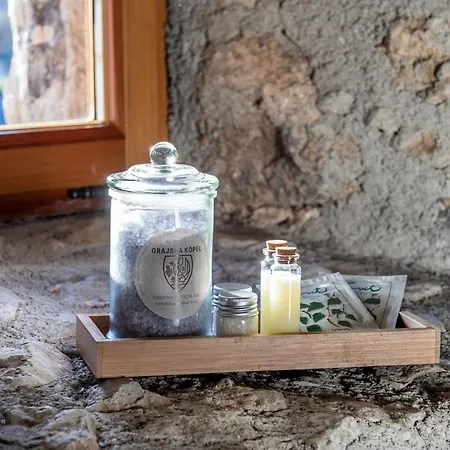 Castle Boutique & 4* Vinica