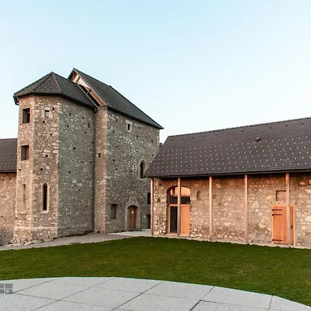 Castle Boutique & 4*