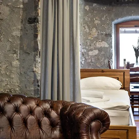 Castle Boutique & 4* Vinica