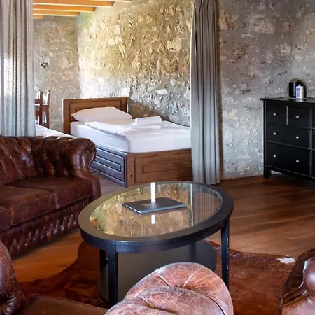 Castle Boutique & 4* Vinica