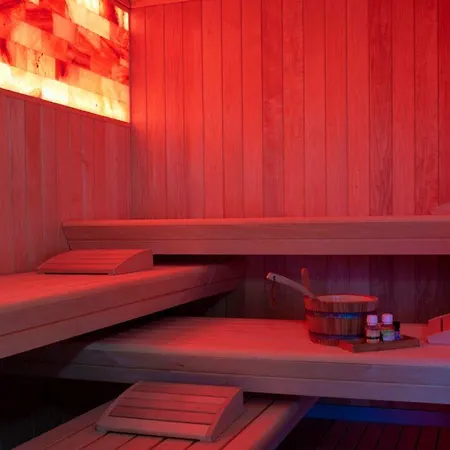 Castle Boutique & 4* Vinica