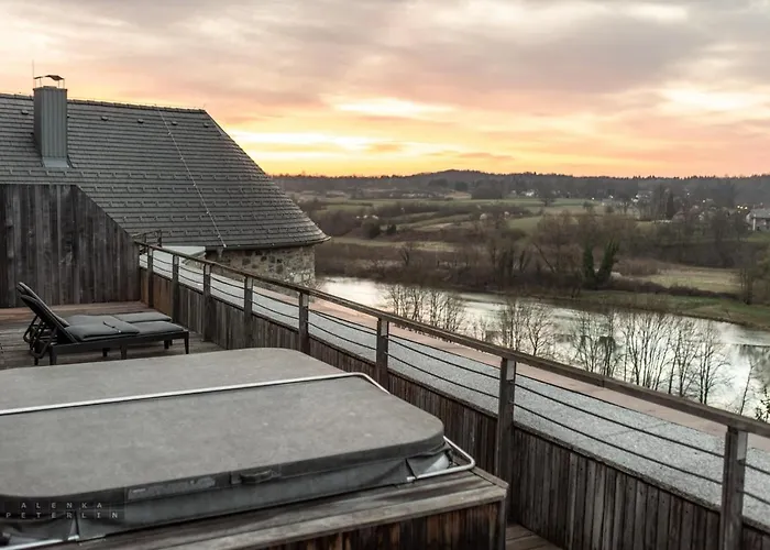 Castle Boutique & Hotel Vinica