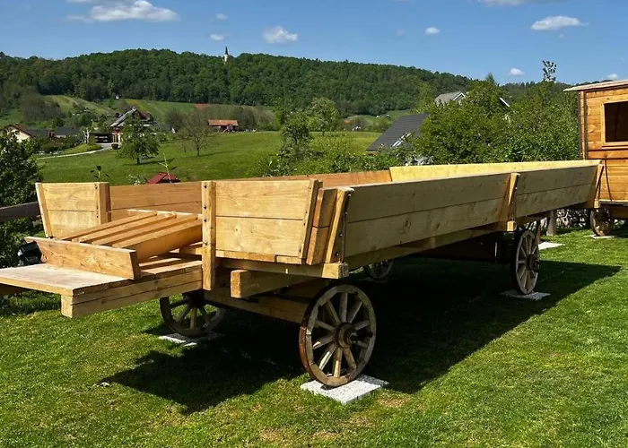 Castle Boutique & Vinica