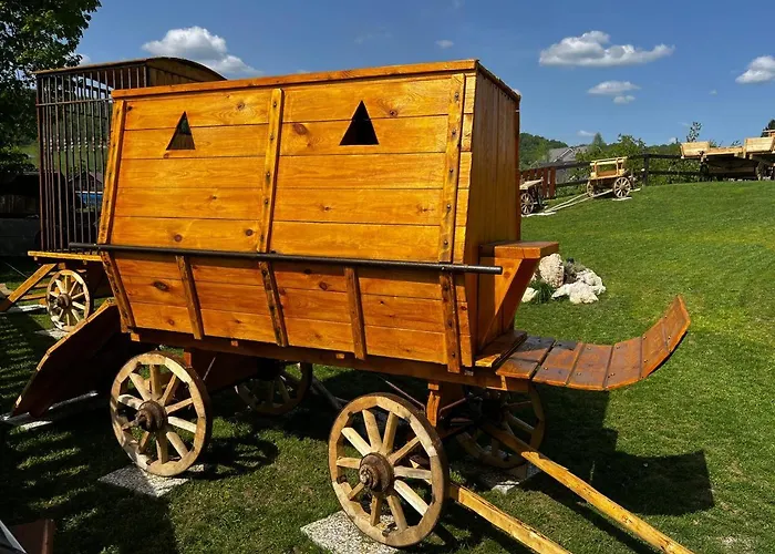 Castle Boutique & 4* Vinica