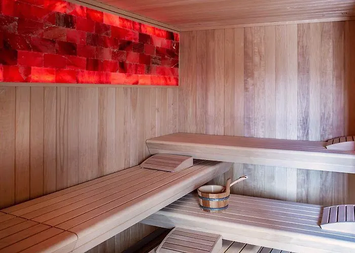 Castle Boutique & 4* Vinica